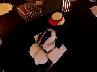 Perrita blanca lista para recibir verga negra