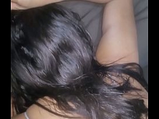 A garota venezuelana grita de prazer ao ter o cuzinho arrega&ccedil_ado